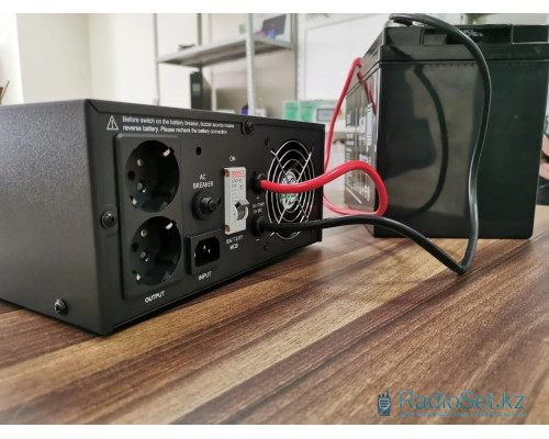 Инвертор EAST 1000W (1000Вт, 12В)